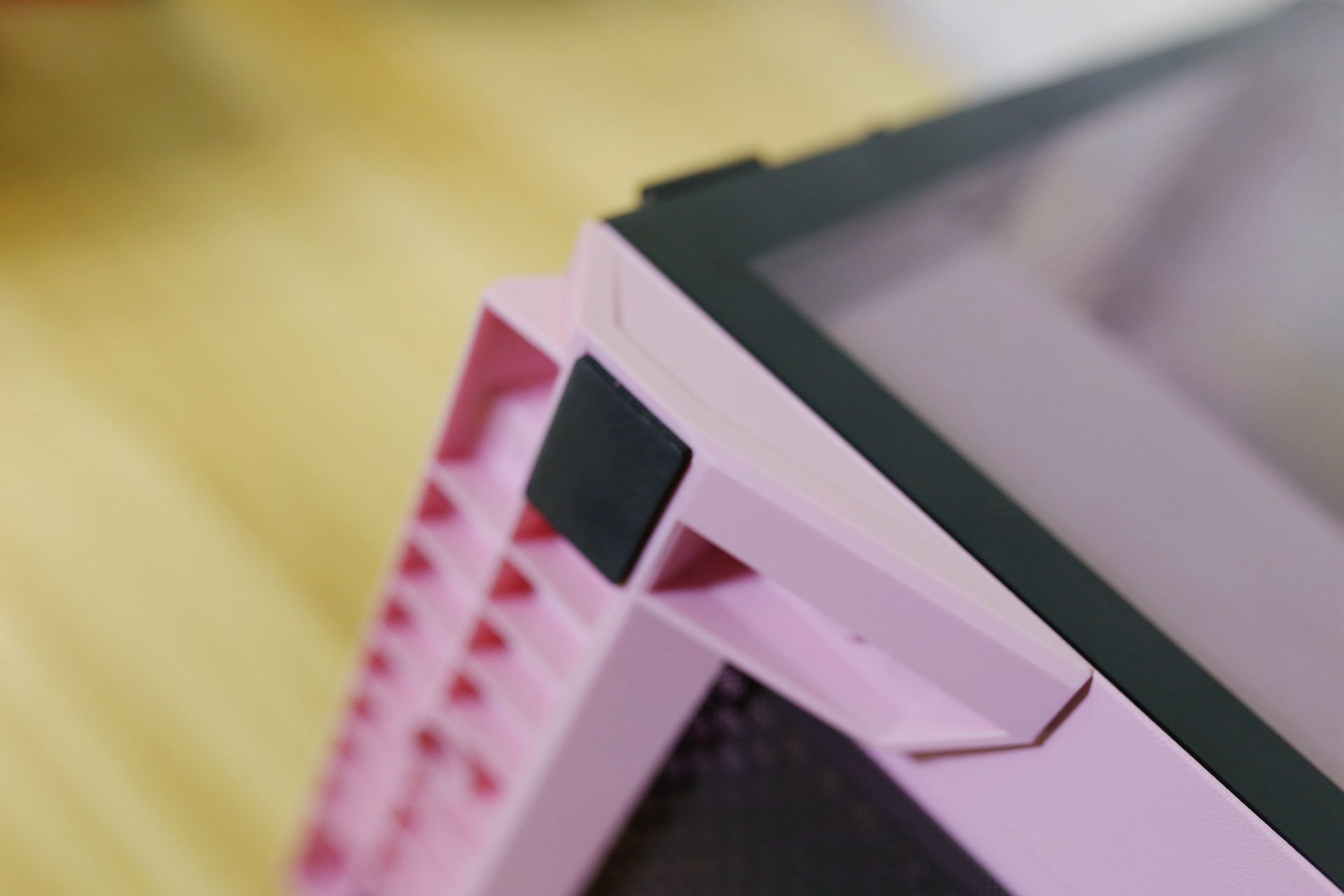 粉色机箱有喜欢的吗？YOGO M2猫抓粉女友爱不释手