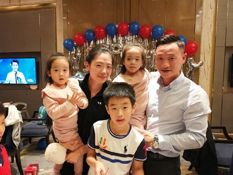 杨威双胞胎女儿太好辨认！各自遗传爸妈基因，姐妹俩还真不偏心啊