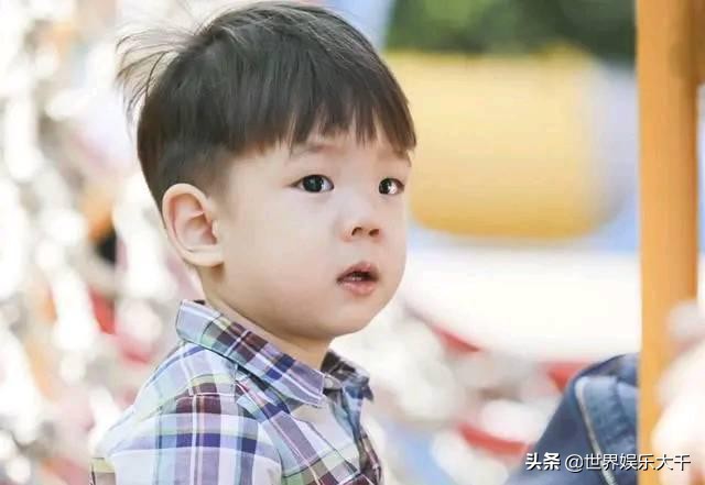 霍思燕兒子嗯哼已長大，帥氣堪比整容，更讓人稱讚的是他的情商