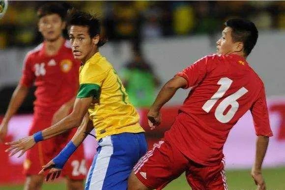 亚洲足球强队十次大比分惨案！国足狂输八球居然没垫底