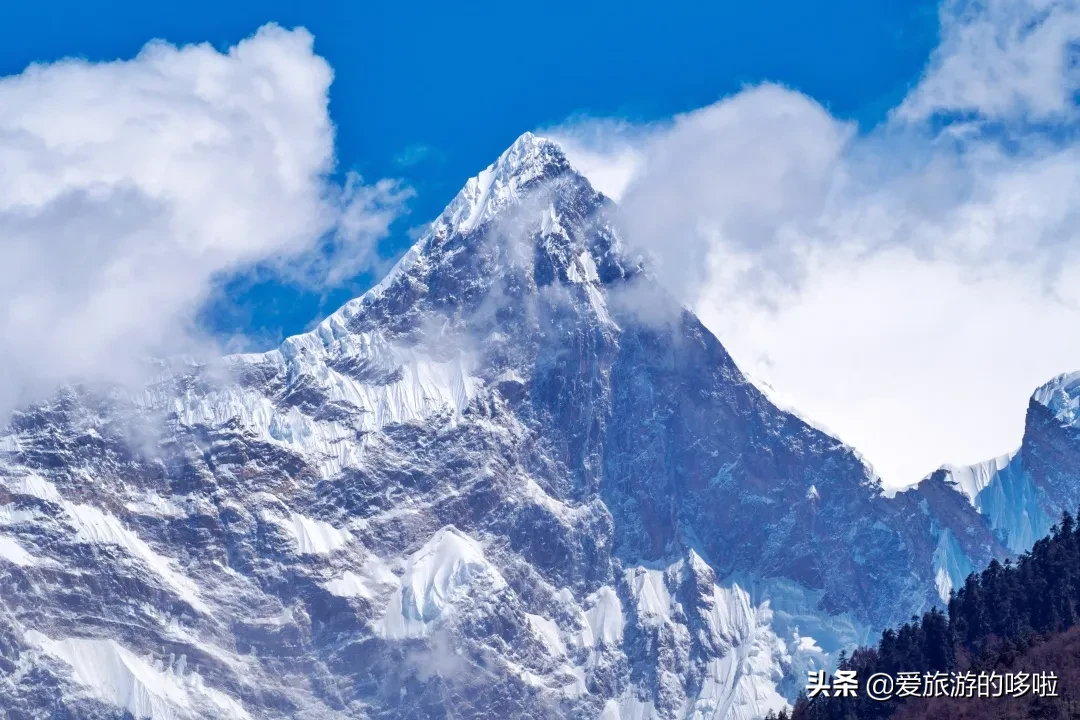 The best place to travel in October-November, the late autumn tour bus is about to depart