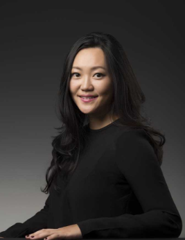 湖北美女28岁辞职创业，在上海开公司市值400亿元，凭啥？