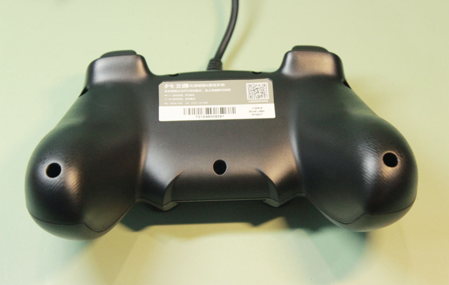 不足百元的游戏手柄北通蝙蝠4带给你惊喜的游戏体验