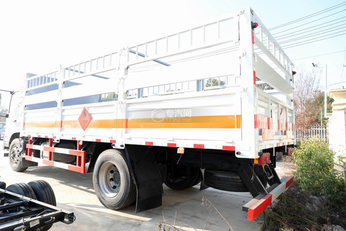国六危险品运输车——东风天锦气瓶运输车