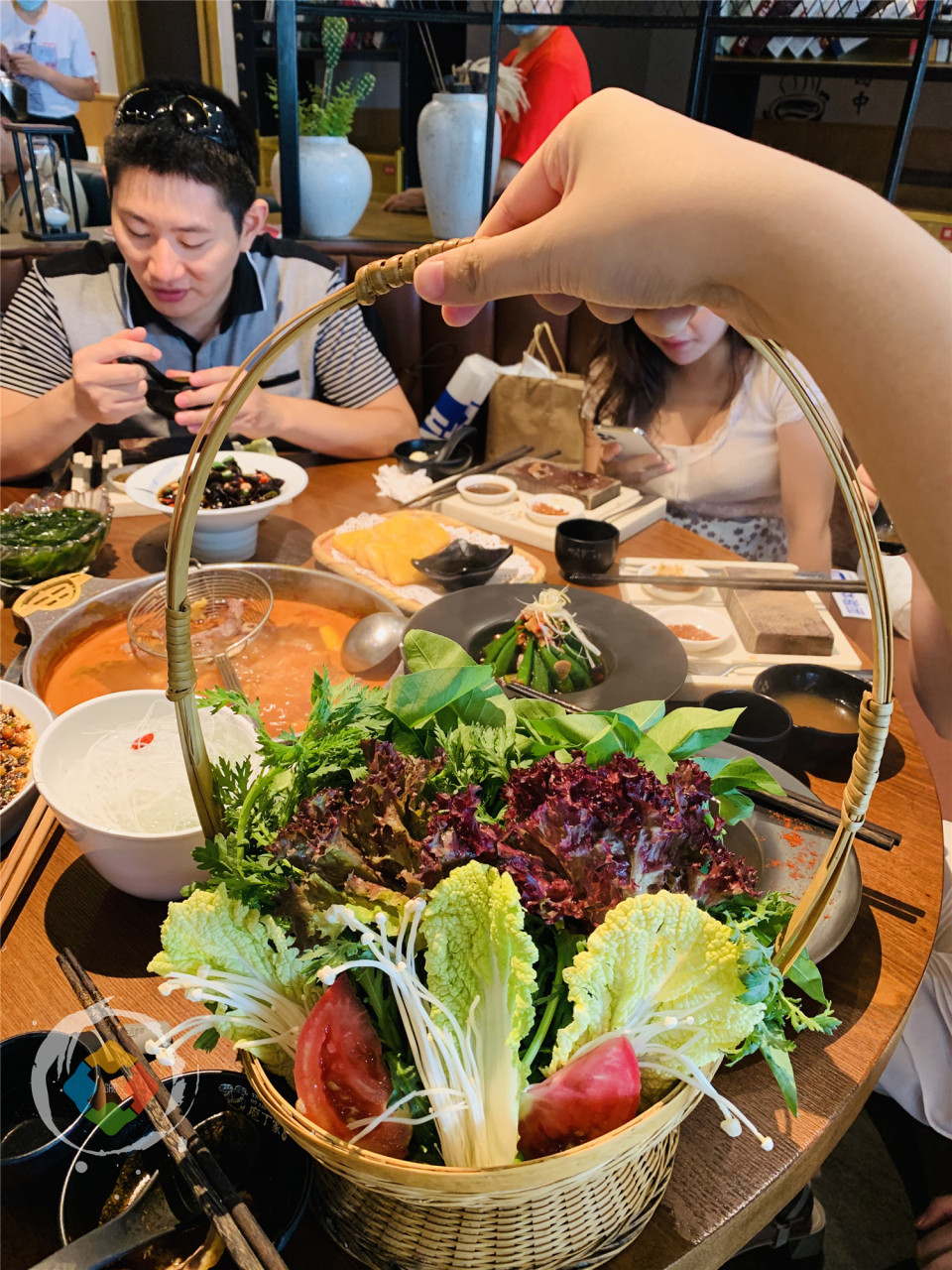 重庆最成功的美食店：全国品牌超过40个，如今向海底捞发起挑战