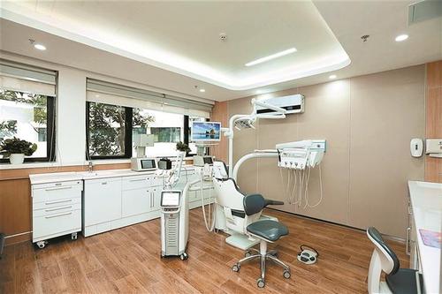 中小口腔机构，没有自己的运营人员，如何高效使用线上推广渠道？