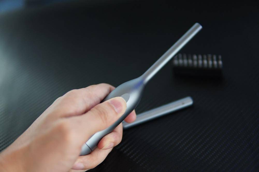 男人就得有把好螺丝刀，WOWSTICK手动螺丝刀