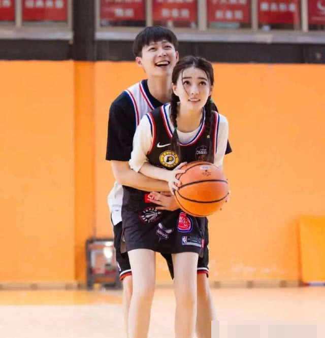 徐璐张铭恩终于合体了，当看到两人互动后，这