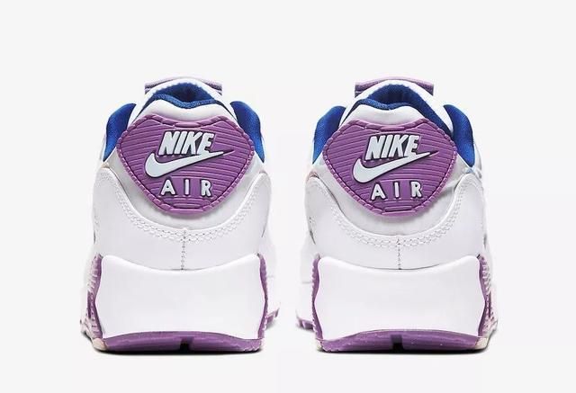 反光版本Yeezy700将于2月底发售，Nike Airmax90复活节