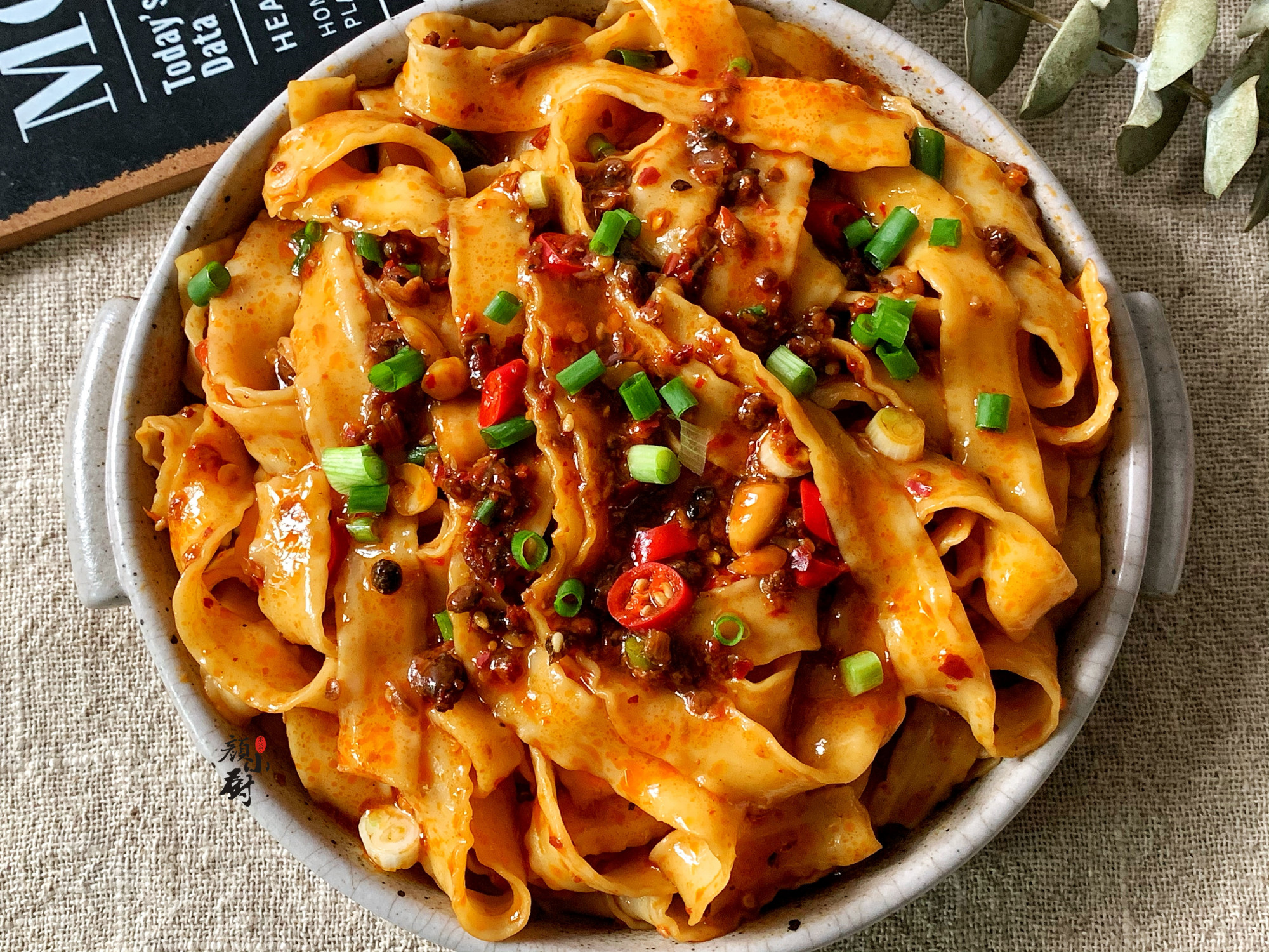 氣溫回升，我家常吃這碗麵，煮一煮10分鐘出鍋，拌醬吃真香