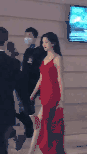 关晓彤生图曝光，穿红色开衩长裙变性感御姐，满屏都是腿太绝了