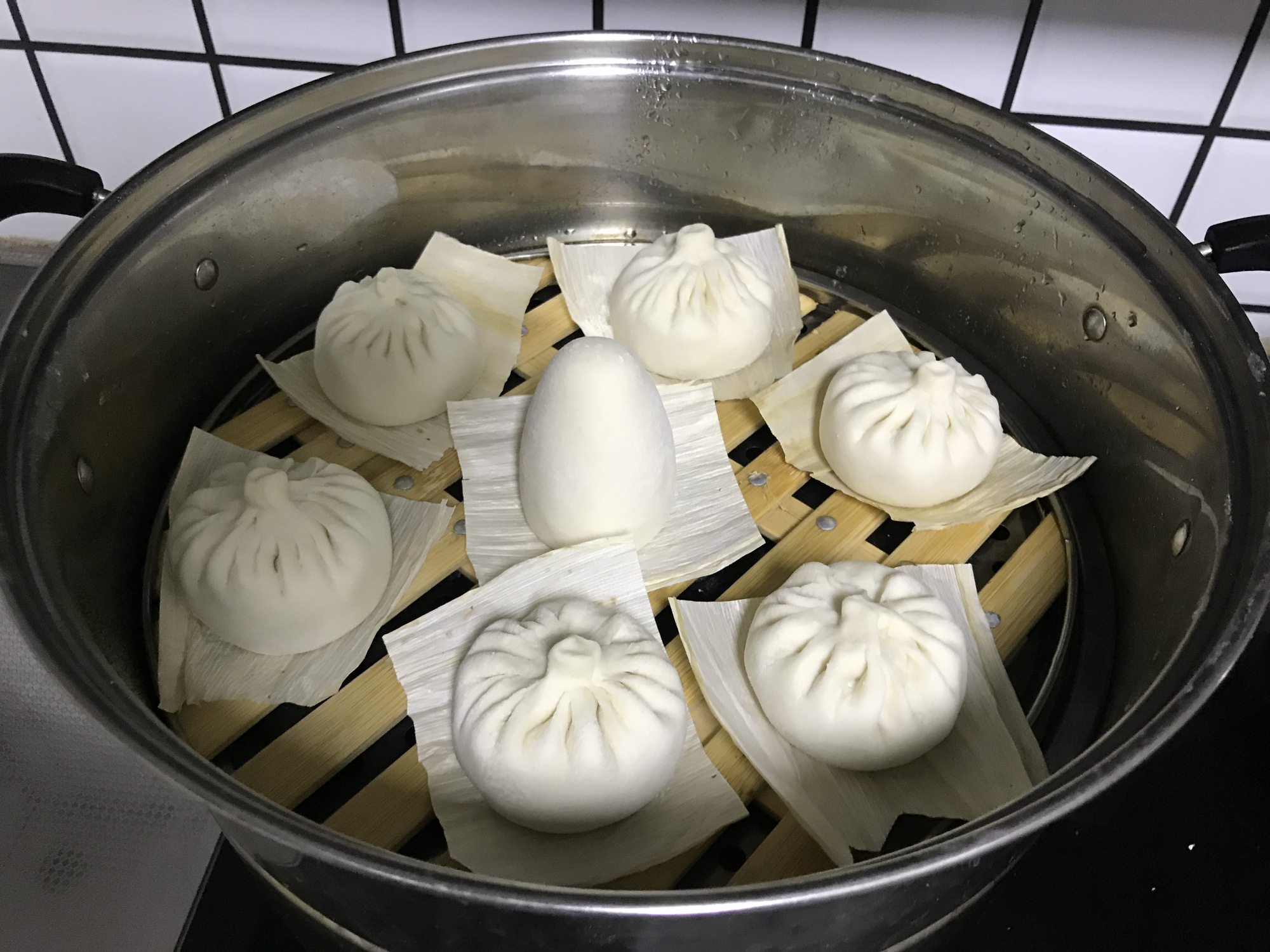 蒸包子不變形有竅門，學會這幾招，蓬鬆暄軟，不塌陷，一次會成功