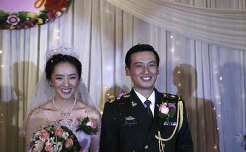 徐洪浩：一段婚姻一個孩子，娶小10歲嬌妻，孩子剛出生就參與拍戲