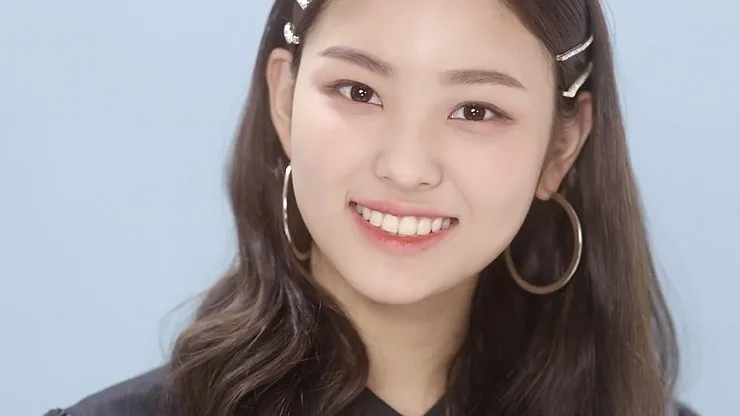 新女团成员神似JENNIE?公开即引起热议;Lisa即将SOLO出击?