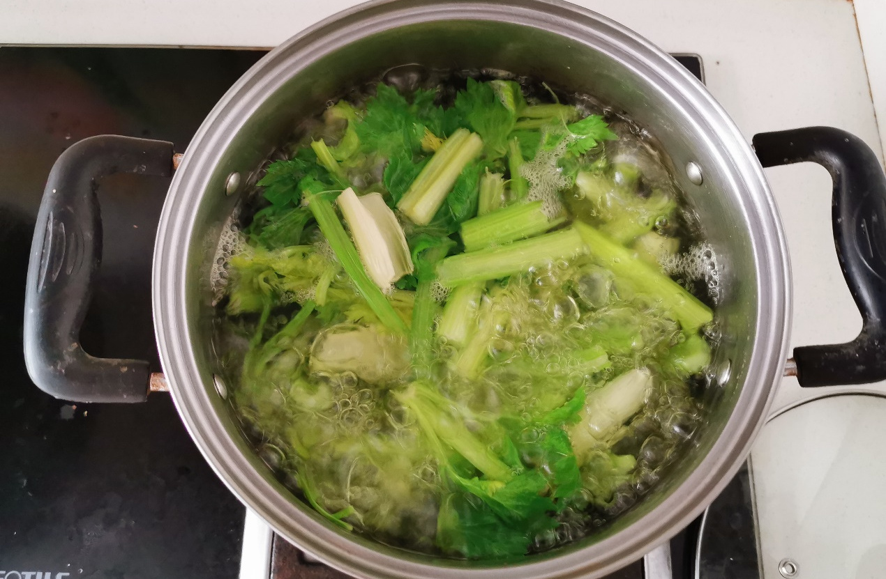 Don't children like to eat vegetables?  Let's make dumplings!  Two kinds of dumpling fillings, one meat and one vegetarian, suitable for babies after 1 year old