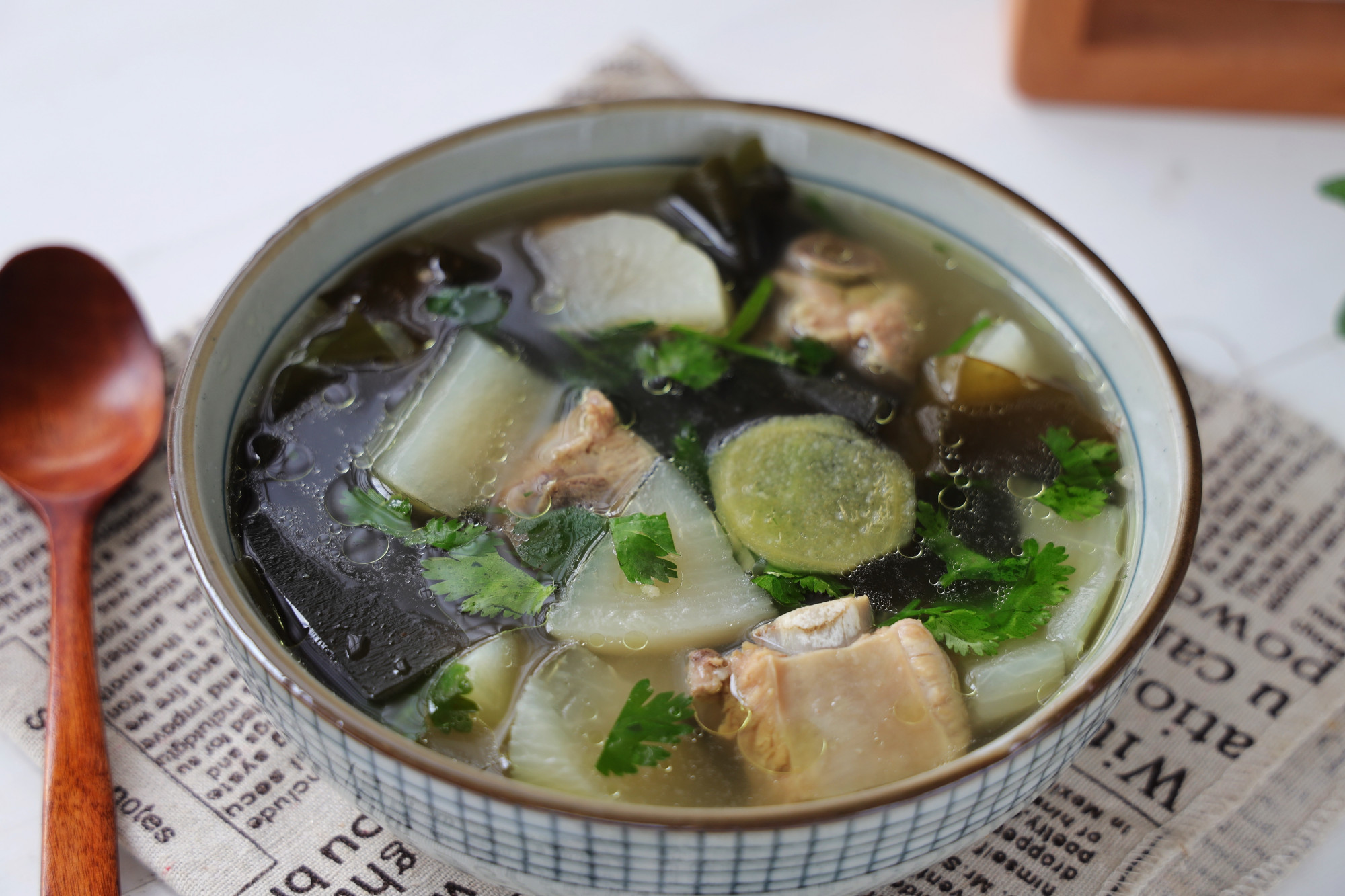 冬天來了，我家經常喝的一鍋湯水，既養胃又保暖，百喝不厭