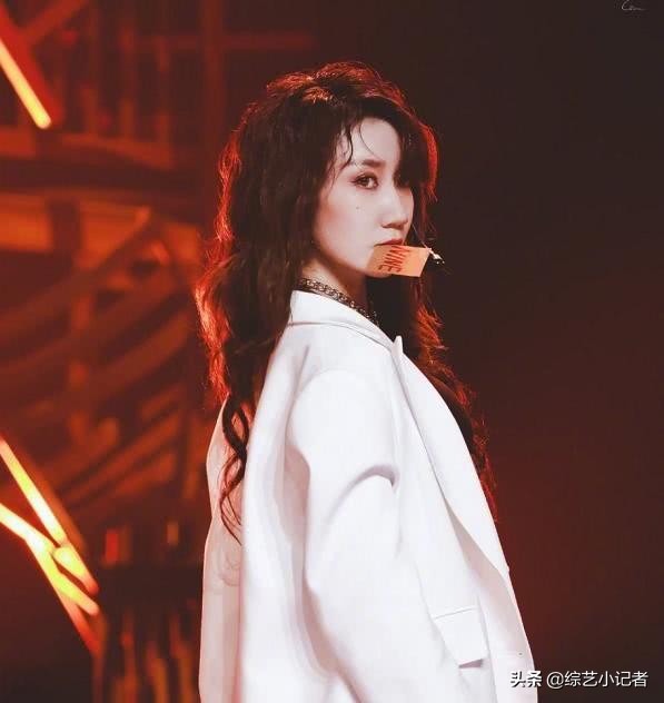 乃万真名赵馨玥，上官喜爱原名马宝尔，Johy J的