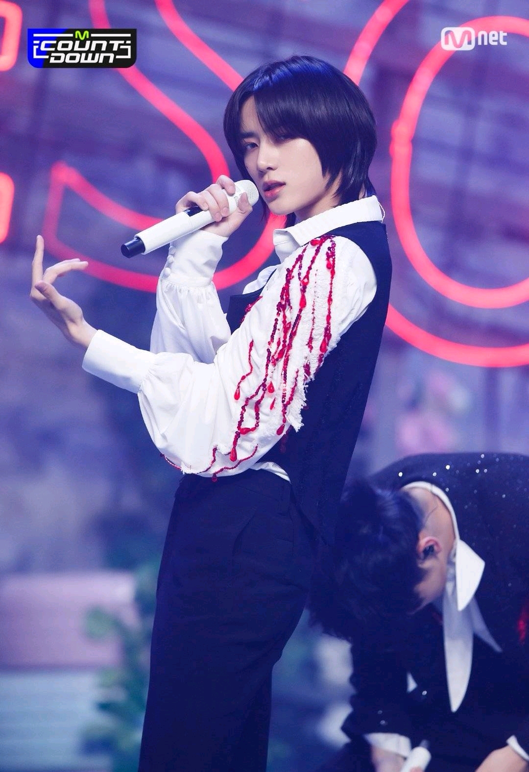 因為簽售被熱議的TXT崔杋圭，站姐拍成員被抓包，王子變公主生氣