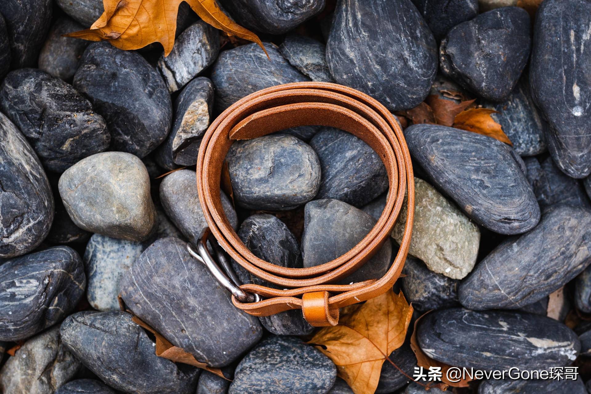 看看皮带扣？Companion Denim赫尔曼橡树植鞣腰带