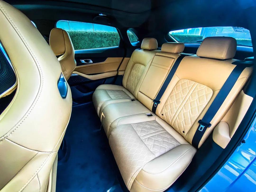 17万元左右的中型SUV，你找不到长安UNI-K的槽点！