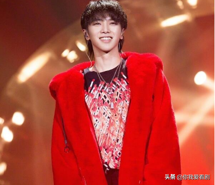 华晨宇在第一时间发博文宣布演唱会延后，为啥？3个原因引人关注