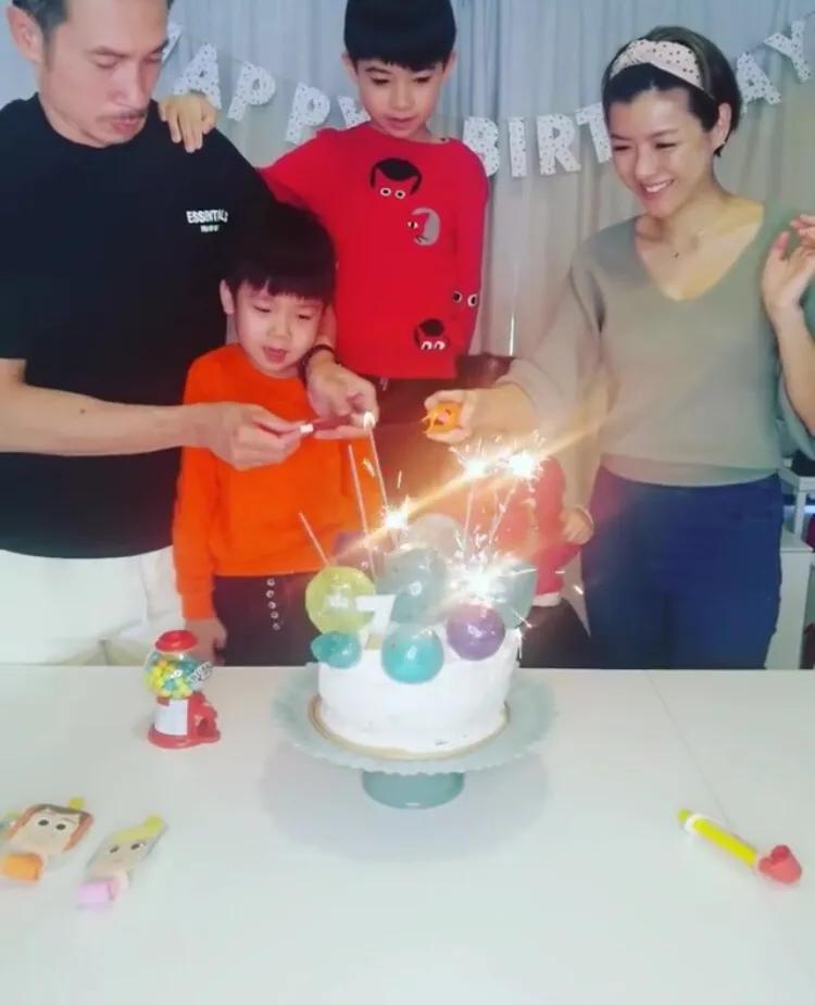 陳茵媺曬全家福為大兒子慶生，一家五口同框笑容燦爛，幸福惹人羨