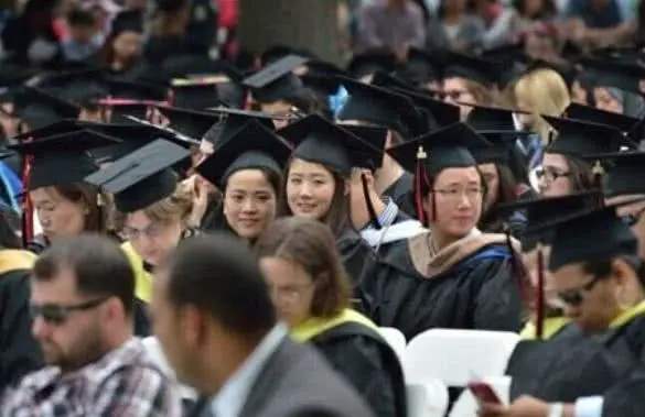 留学生航班接连被拒批，海外学子滞留当地，外