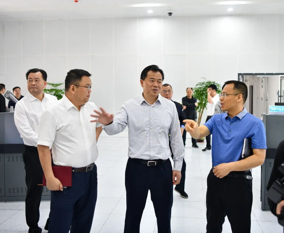 ​石希欣在调研张吉怀铁路建设时指出 加强“路地”协调联动 全力以赴确保如期建成通车