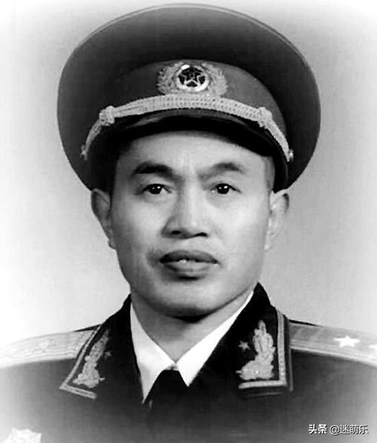 1955年授衔时，被破格授予的大将上将中将少将是