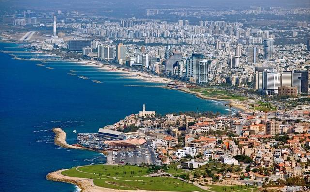 伊朗敢怼美国，为什么却不敢向以色列还击，任