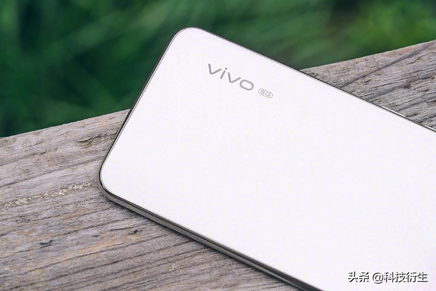 vivo新系统成功逆袭，流畅榜排名第一名，网友：高颜值设计
