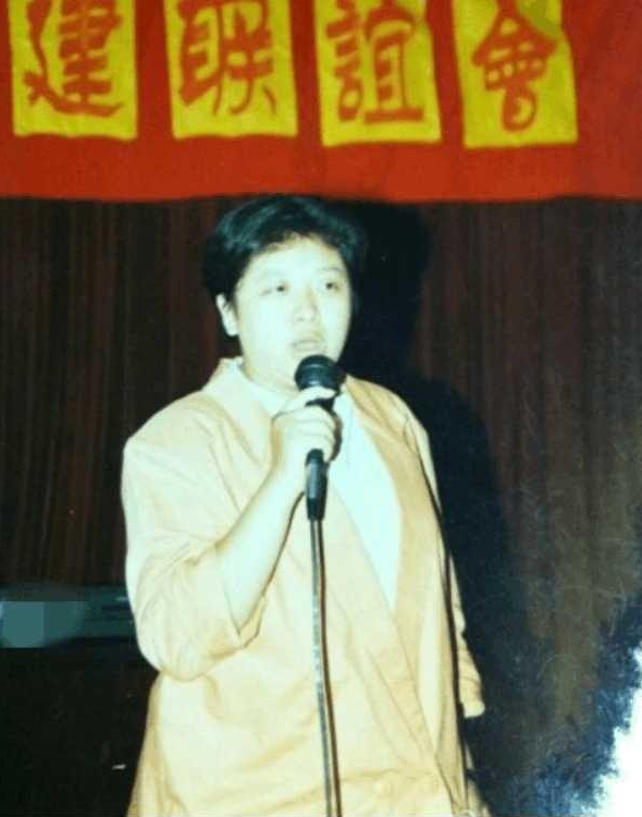 韩红：幼年丧父母亲改嫁，与王菲爱上同一男人，如今穷到令人钦佩