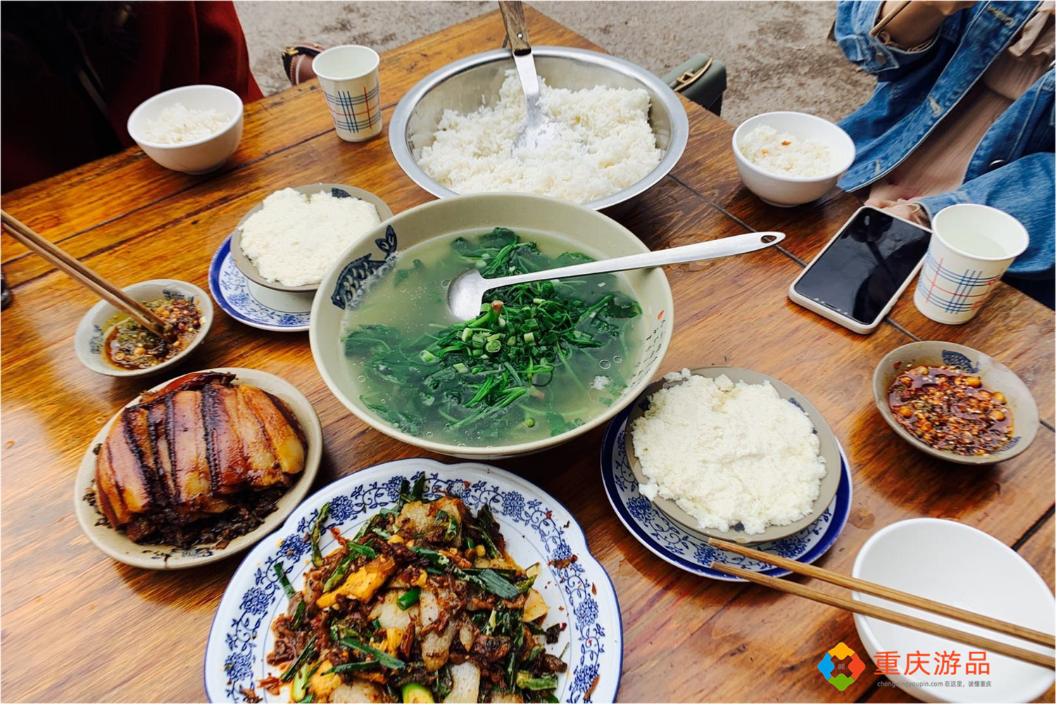 重庆本地旅游攻略：以豆花饭出名的木洞，5元巴士直达，太好玩了