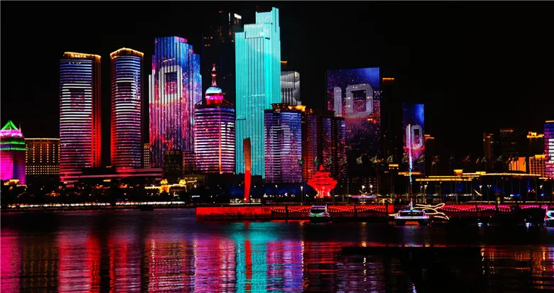 青島市南夜經濟特色：文化更添市南夜色美