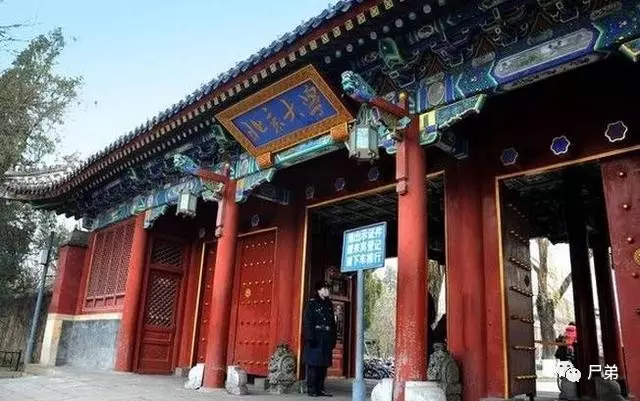 嫌恐怖片不够刺激，读这几个高校的灵异事件试