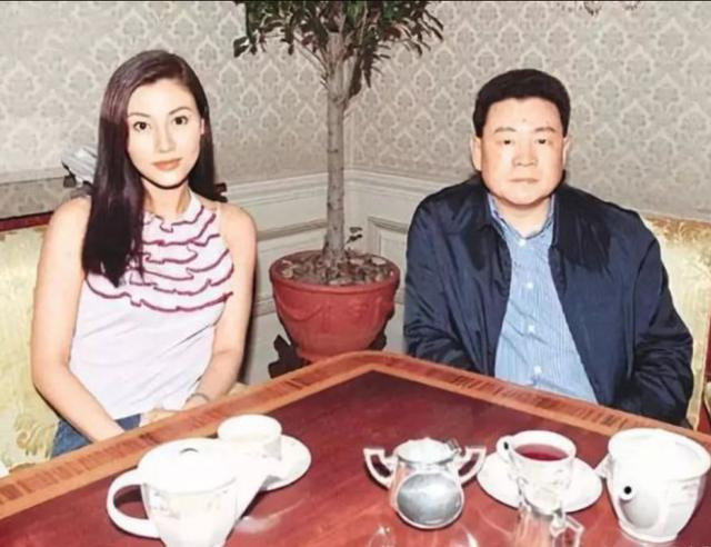 豪门生娃太疯狂，徐子淇生4子奖励10亿，郭晶晶的奖励让人羡慕