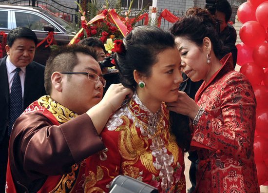 成龍做媒與山西首富閃婚《掃黑風暴》大嫂車曉這些年經歷了什麼？