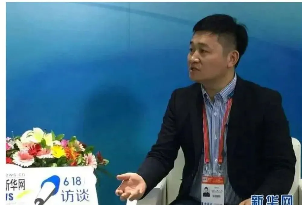 火爆朋友圈的“三维码”是什么?是骗局,是传销,不拉人赚不到钱
