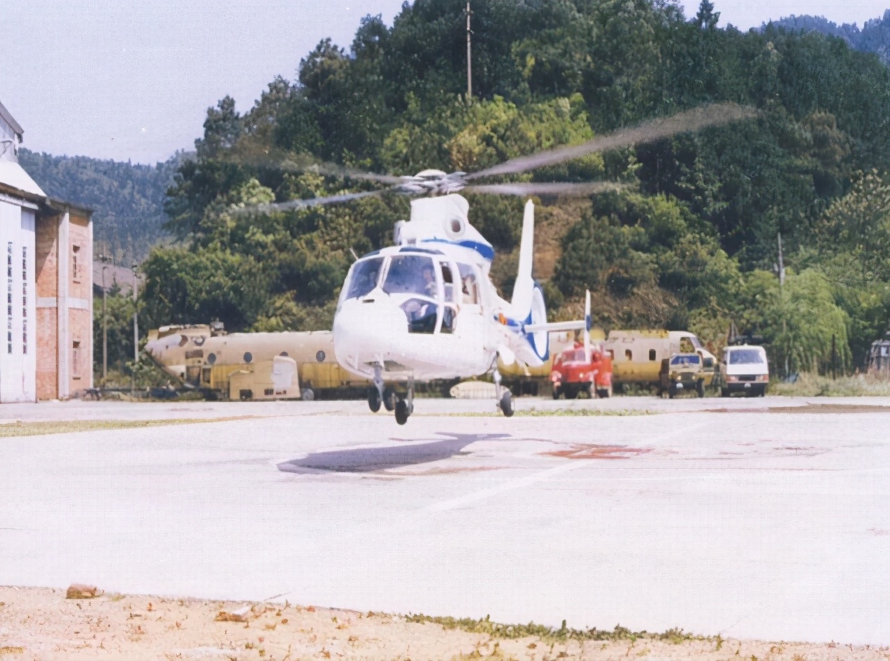 �񵽱����������ߣ�������򿪻�����ţ���Ȼ���ֶ�ܴ���ֱ����