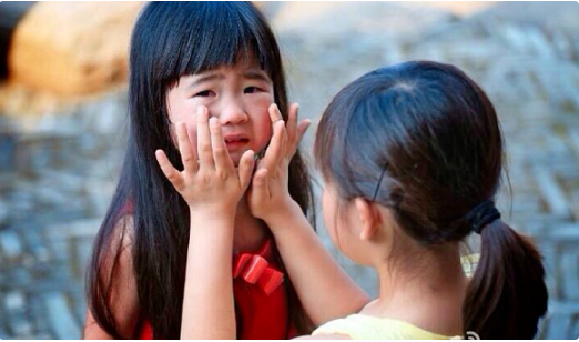 11岁曹华恩逆袭式长大，眉目清秀越来越像妈，曾儿时录综艺被嫌丑