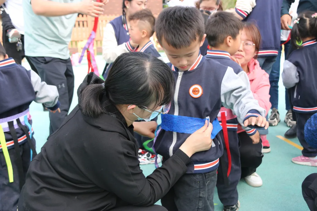 英迪国际幼儿园“大手拉小手 欢乐总动员”春季亲子运动会圆满结束