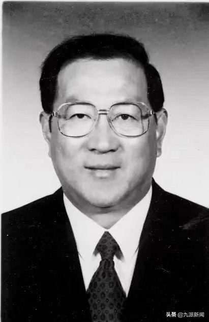 财政部原部长金人庆因家中失火受伤，抢救无效死亡