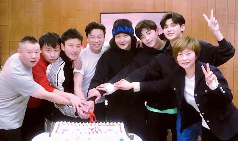 Gu Nailiang records put together art to be pointed to to be occupied, staff member and tourist have conflict, rage is pushed each other