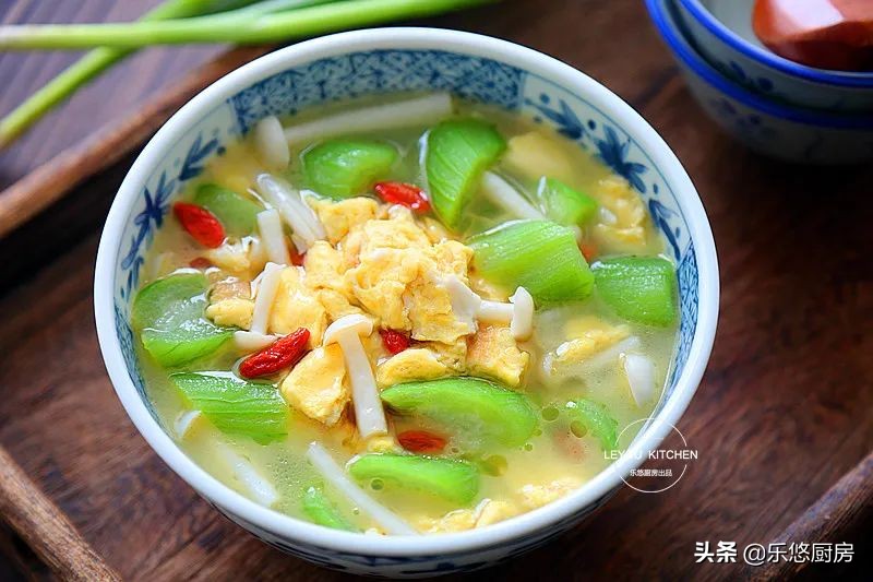 7月多喝这碗汤，鲜美又消暑，每次做都一点不剩