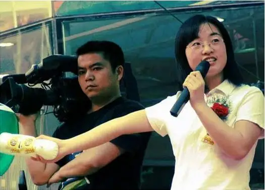 1999年被张艺谋劝退娱乐圈的最丑谋女郎魏敏芝，