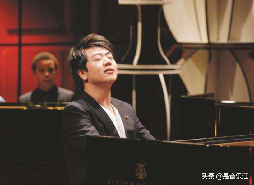 郎朗13岁和现在几乎一模一样，原来他才是真正的