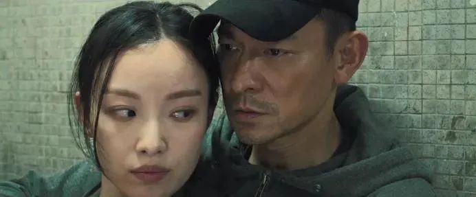 4000字长评，他是如何“摧毁”刘德华的？