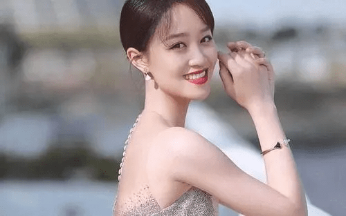 馮小剛打破了“定論”，時隔26年再拍電視劇，找來5位美女助陣