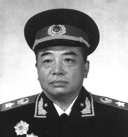 林彪不同意出兵朝鲜有两个原因，毛主席力排众