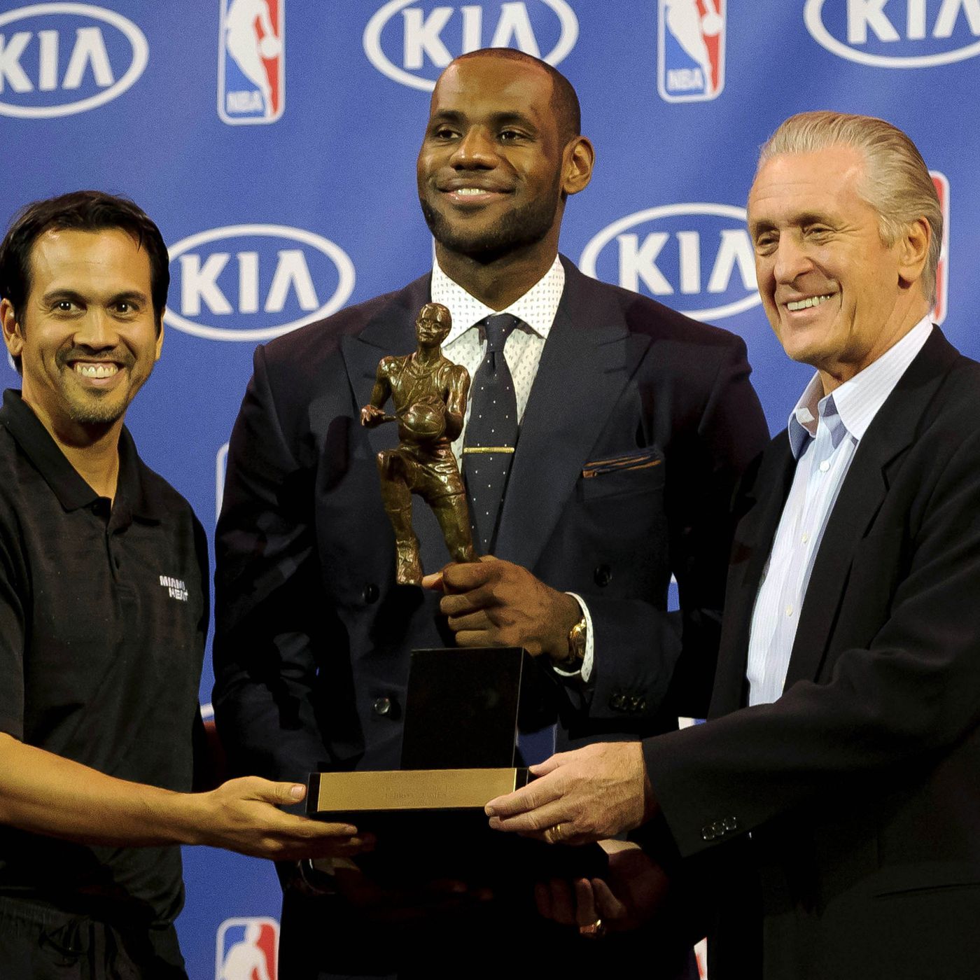 MVP魔咒？21年僅5次奪冠，詹皇2次太霸氣，Curry 1次留遺憾！-黑特籃球-NBA新聞影音圖片分享社區